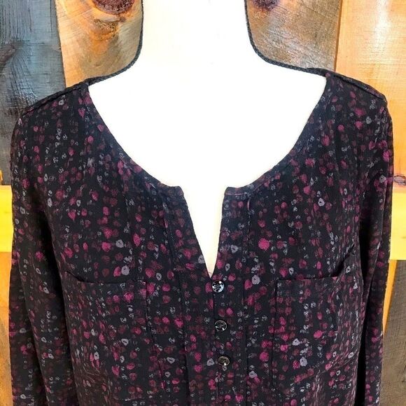 Eddie Bauer loose fit v neck top, size M - Picture 3 of 5